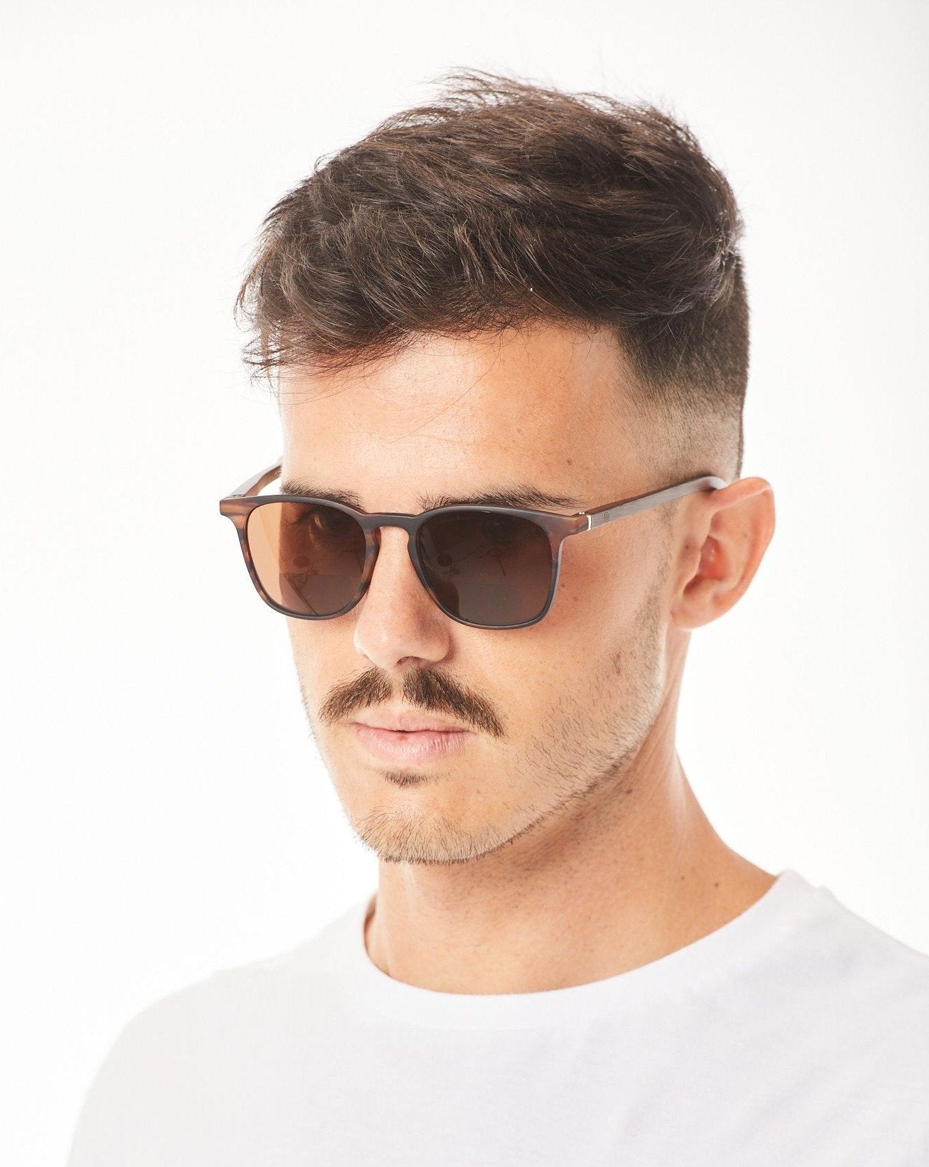 Aptica Panda Sun Yin Sunglasses Unisex Polarised Sun Lens Male Model